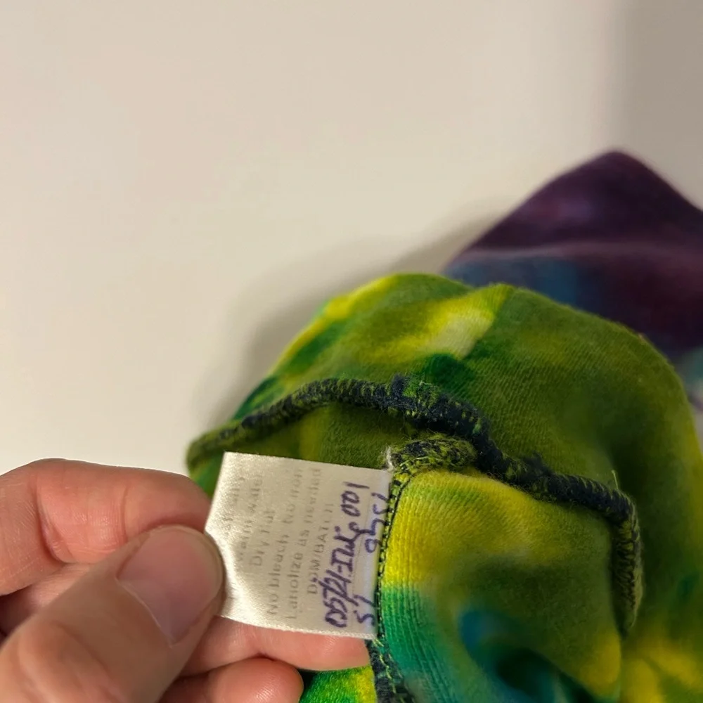 Tie-Dye Wool Crops - Picture 6 of 6